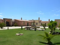 Tenuta Masseria & Spa Chicco Rizzo Hôtels à : Caprarica di Lecce