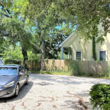 Downtown Art & Eclectic "D" 2br