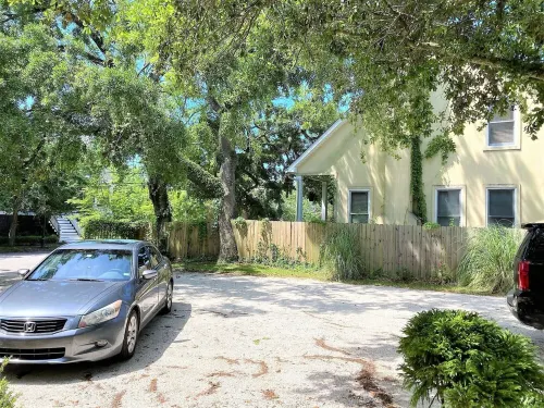 Downtown Art & Eclectic "D" 2br