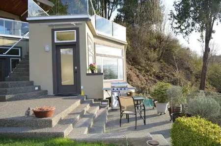 Spacious Romantic Salish Sea View Suite on Luxury Seattle Estate