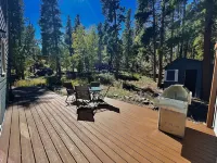 Black Hawk Mountain Retreat: pool table, foosball, air hockey, workout room!