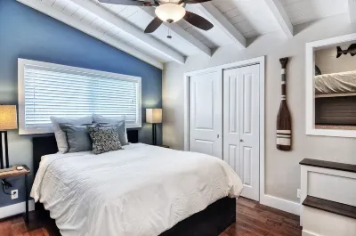 Clean & Close to Beach & Village with A/C-Loft & Garage
