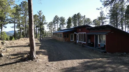 Rustic Family Mountain Top Cabin! 360 degree “million dollar” Black Hills views! - Wifi