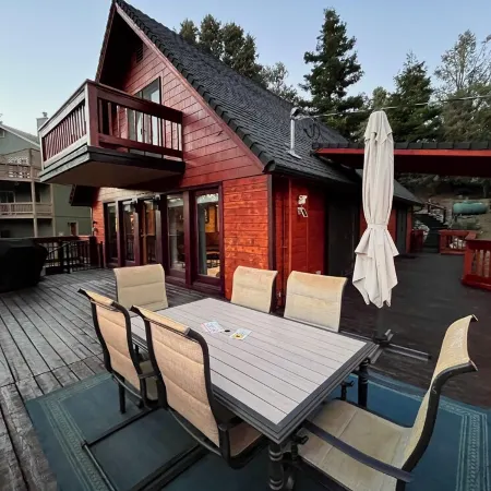 Hillside hideaway in pine mountain club