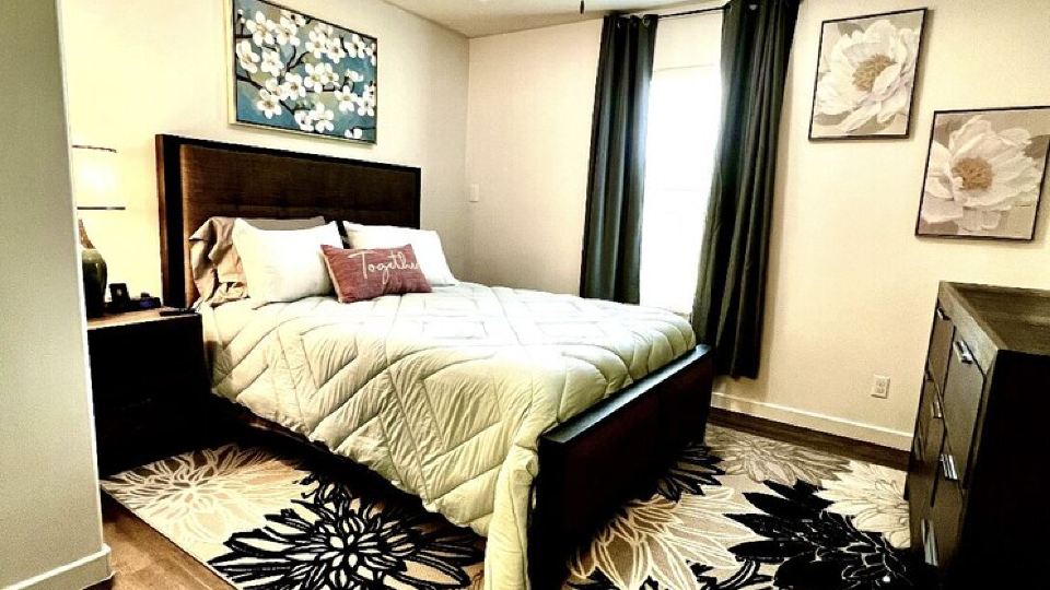 Cozy Condo close to airport and shopping