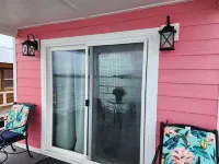 Rebel's Rest - A Romantic Getaway HouseboatNew Water Filtration System - 4-Star