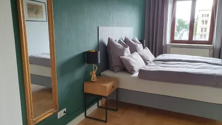 Apartment on Wilhelmsplatz with a view. Within walking distance of all sights. Отели рядом с достопримечательностью «Camping am Kühlhaus Görlitz - Alternativer Campingplatz trifft Industriekultur»