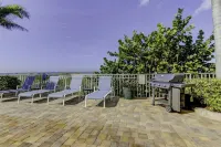 Large, Ground Floor, Indian Rocks Beach Condo, Sunset Paradise, Gulf Side!