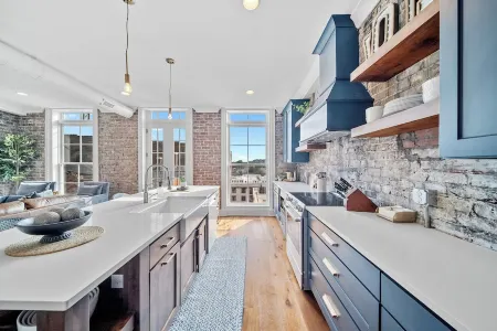 Knoxtopia: BRAND-NEW Downtown Knoxville Condo in Historic Century Building