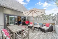 End-unit Lakefront 2BR, 2BA renovated