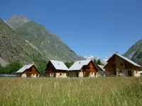 2/4-person apartment in a ground-floor chalet + Terrace + Swimming pool