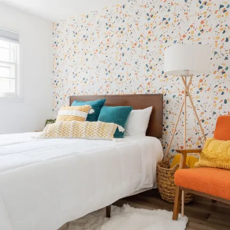 Retro Retreat: 1br home w/ WFH desk, livingroom, fire pit and no chores!
