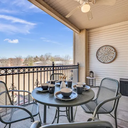 Beautiful accommodations in a terrific location with Christmas decor Nov-Jan.
