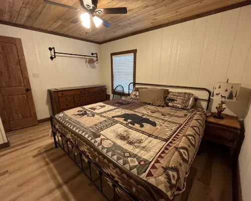 Cross Timbers Country Cabin #2 Hotels in Love County