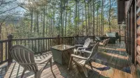 Spacious Private Cabin with Hot Tub, Fireplace ~15 Mins from Blue Ridge
