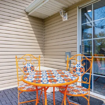 King Suite Condo - Golf Course View!