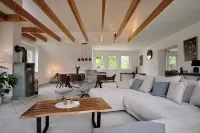 Ferienwohnung 12 Monkeys Hotels in Stuhr