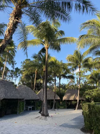 House in Ole exclusive resort close to it all - between Marco Island and Naples