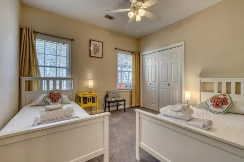 Selah - 12 min Dahlonega, Pool Table, Record Player, 5 Acres with Trails