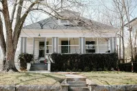 Ivy Jungalow | Bright, Clean, & near Downtown Hotels near Tom Rutledge Cross Country Course