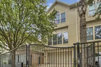 Memorial Park, 3 Bedroom Newly Refurnished Townhome Sleeps 6