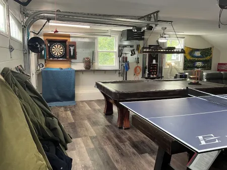 Charming 4-bedroom house with WiFi and AC in pleasant Sandwich Отели в г. Сандуич