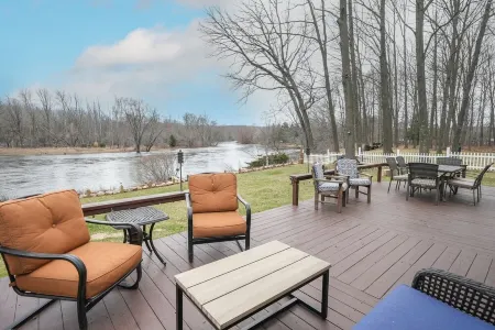 All Season Relaxing River Retreat - Tubing, Fishing, Hunting, Snow Mobile, ORV