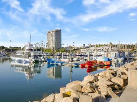 "SAND BAR" HOUSE! King Bed 100 Steps to Ocean! Отели рядом с достопримечательностью «City of Oceanside»