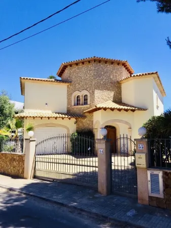 great sea view 1. Sea line villa*private*large pool*great garden*WIFI