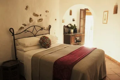 Charming House With Spectacular Open Views and Free Wifi, close to all amenities