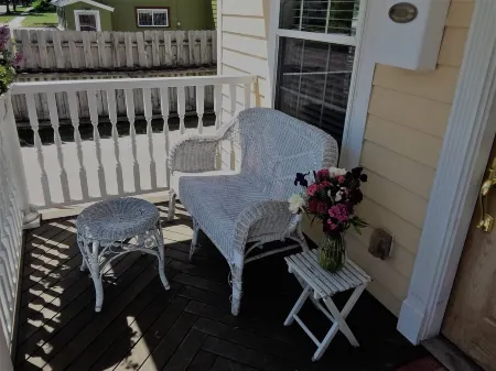 Location, Location, Location! Stay 1 month in Summer...for only Отели в г. Mason County