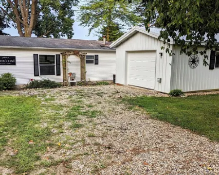 Lake House with Swimming and Kayaks Hotels in Branch County