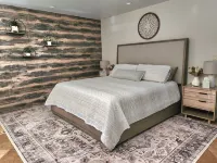 Zion Happy Retreat- Game Room, Sauna, & Workspace! Pet Friendly!