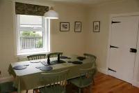Traditional Cottage in the centre of Glencoe Hotels in Ballachulish