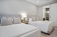 Modern Fort Worth Townhome 2 bedroom 2.5 bath - Comfortable Stay