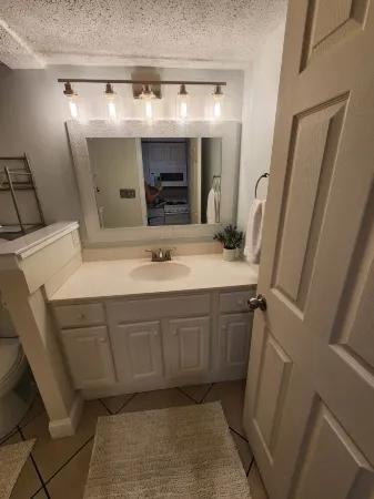 Beach Condo, King Bed, Restaurant in Building, Ocean Views, Tiki Bar ! Отели рядом с достопримечательностью «Миртл Манор Трейлер Парк»