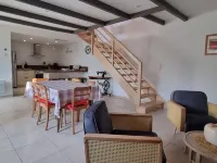 Pretty renovated farmhouse in Kerdalé, 400m from the beach - 特雷甘克住宿飯店