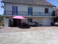 3 rooms, at the inhabitant, in house furnished with independent entrance