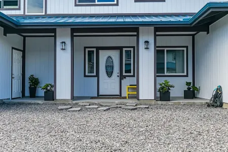 Hilo Hibiscus Vacation Home 3 bedrooms Отели рядом с достопримечательностью «Зоопарк Панаева Рейнфорест»