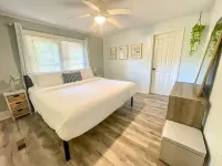 NEW! Modern & Cozy close to Downtown Attractions!