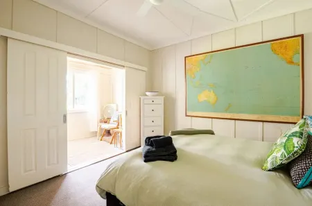 Burrill Lake View Holiday Cottage - pet friendly 🐶