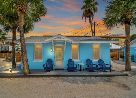 50 Steps to Beach, Family Friendly, Heated Pool