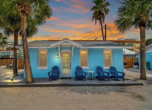 50 Steps to Beach, Family Friendly, Heated Pool Hotels in Indian Rocks Beach