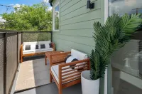 Retro Reno Loft w Panoramic Views 리노 호텔