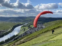 Beautiful and modern apartment in the cozy attic! Các khách sạn ở Klusserath