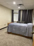 Quaint Apartment - 10 Min from Turkey Run and Shades, Pet Friendly Hotels in 