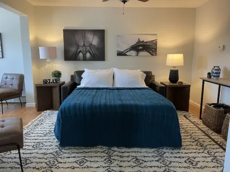 #3 Chestnut beautiful apt. 1/2 mile to Cooperstown All Star Village/Convenient