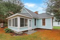 Beautiful Summer village cottage close to the Ocean! - Gym