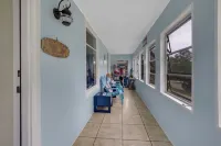 Petoskey in-Town Home Short Walk to: Shopping/Food/Waterfront. Long-Time Hosts.