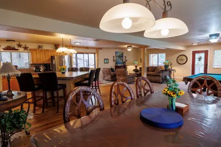 Spacious, Mystic Woodlands Lodge